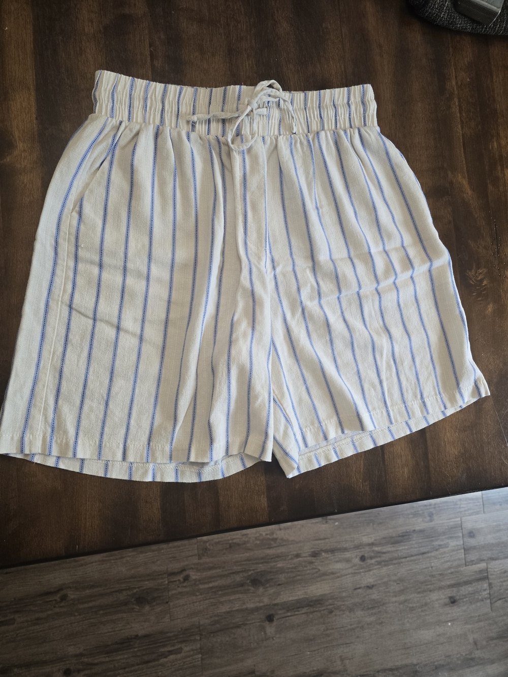 Striped Drawstring Lightweight  Shorts in White & Light Blue